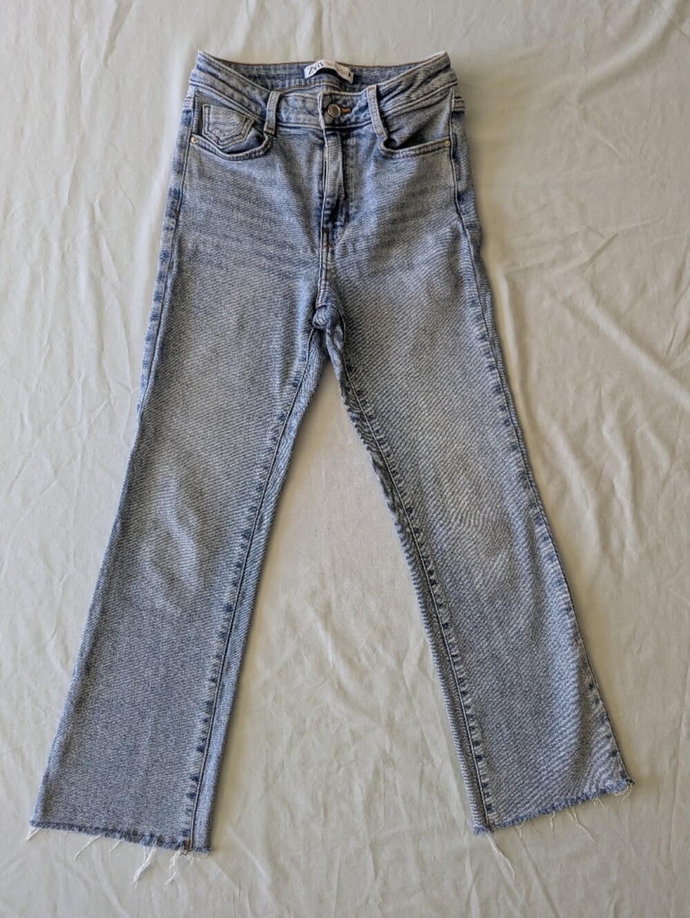 Zara Size 2 Ankle Length Raw Edge Jeans